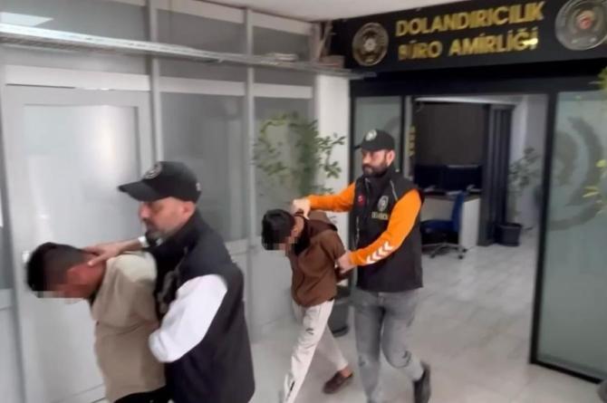 Yaşlı kadını tuzağa düşürüp 750 bin lira değerindeki altınlarını çaldılar