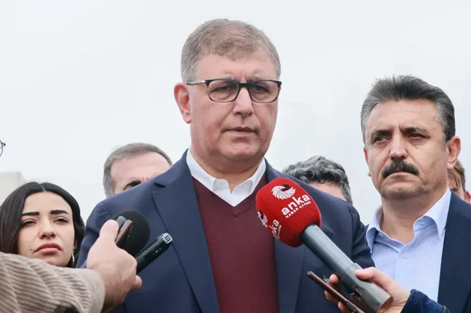 İzmir’e İkinci Sınıf Şehir Muamelesi Yapılıyor