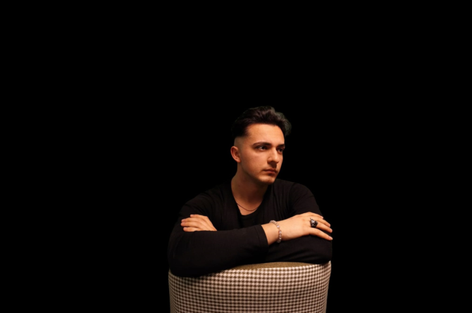 Burak Can Sarı kimdir?