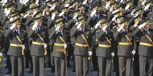 Cumhurbaşkanına TSK’da İhraç Yetkisi Veren Düzenleme Geri Çekildi