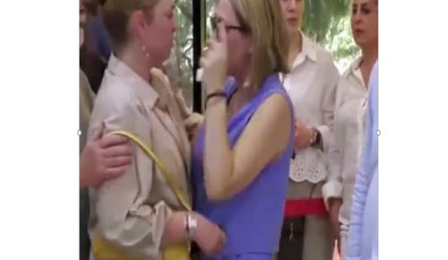 Manisalı Oyuncu Demet Evgar, Ferdi Zeyrek’in eşi Nurcan Zeyrek ve Özgür Özel’e taziye ziyaretinde bulundu