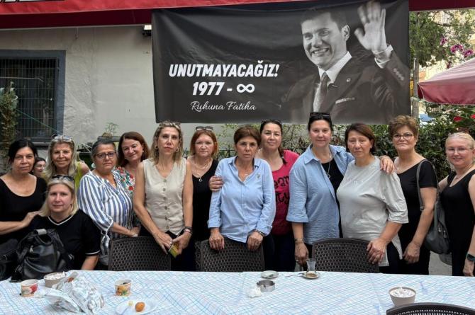 29 Ekim Kadınları Derneği Ferdi Zeyrek’i Andı