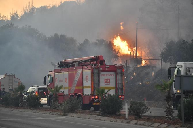 İzmir’in dört bir yanı alevlere teslim… Ciğerlerimiz yanıyor