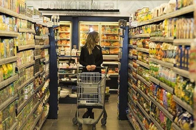 Alışveriş sepeti artık dolmuyor: Dört yıl önce 100 liraydı, şimdi bin 413 lira