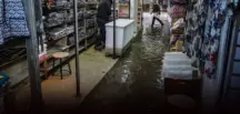 İzmir’in Tarihi Kemeraltı Çarşısı Sular Altında Kaldı