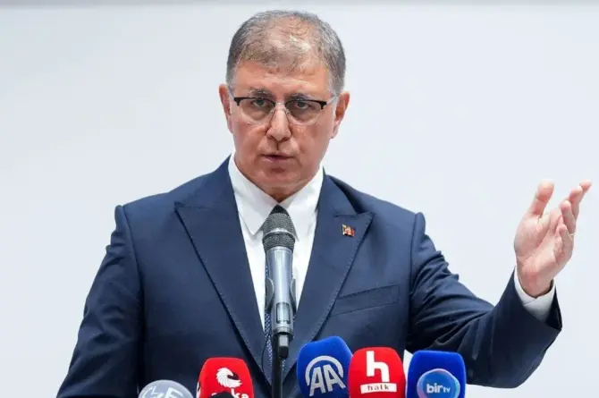 İzmir Büyükşehir Belediye Başkanı Cemil Tugay, Belediyede Yeni Dönemi Başlatıyor