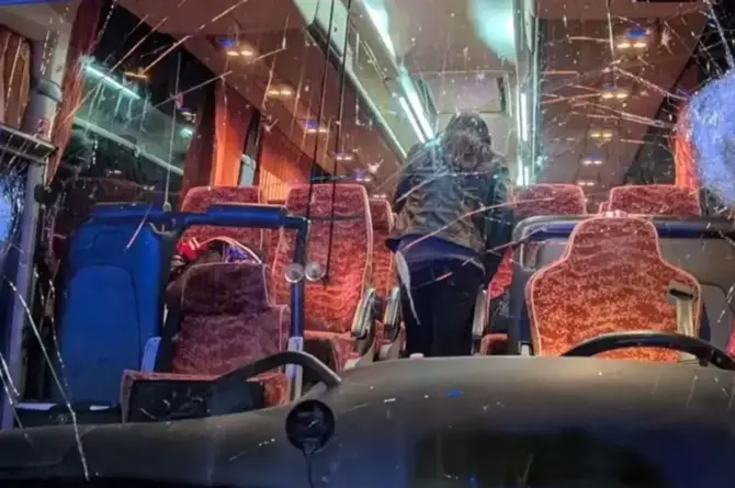 Takım Otobüsüne Saldırdılar, Şoför Taşla Hayatını Kaybetti