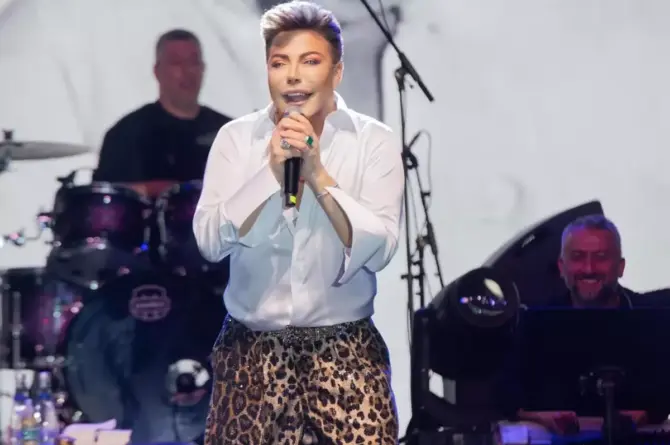 Ünlü sanatçı yoğun bakımda