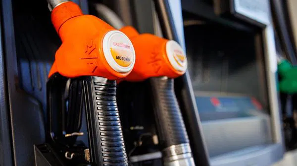 Motorine Gece Yarısı İndirim: Pompalarda Yeni Fiyatlar