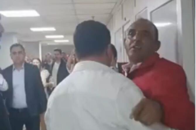 CHP İzmir İl Kongresi’nde Gergin Anlar