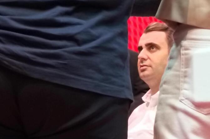 CHP İzmir İl Kongresi’nde Aday Çağatay Güç Kürsüde Bayıldı!