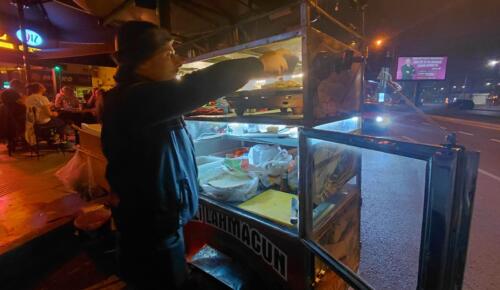 İzmir Karşıyaka’nın Gizli Lezzeti: “Gazi Lahmacun”