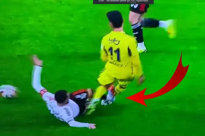 Beşiktaş-Fenerbahçe Derbisinde Üst Üste Kırmızı Kartlar