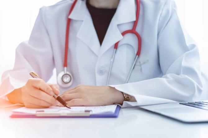 Doktorlara reklam içerikli paylaşımlar yasaklandı