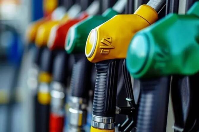 Motorinden sonra benzine de indirim geliyor!