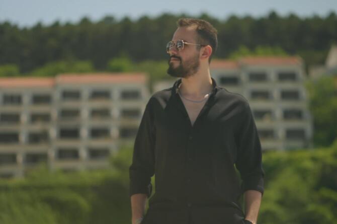 Ömer Dişli, Çok Yönlü Müzikal Yolculuğuyla Dikkat Çekiyor!