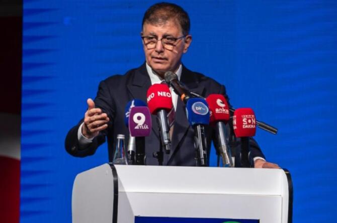 İzmir halkı vekillerini şov peşinde görmek istemiyor