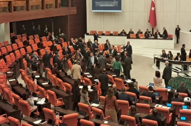 DEM Parti ve İYİ Parti arasında gerginlik: Buldan araya girdi, oturuma ara verdi