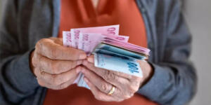 En düşük emekli aylığı teklifi kabul edildi