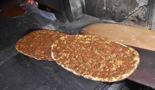 Dana kıyma diye kanatlı eti yedirdiler: Lahmacunda sakatat, peynirde natamisin