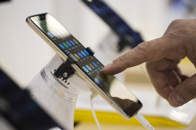Yeni telefon alacaklar dikkat: Cep telefonlarına zam yolda