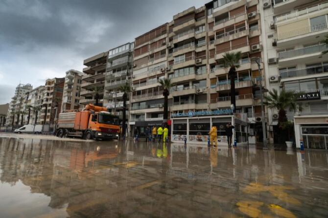 İzmir’de ocak yağışları 88 yılın ortalamasına fark attı