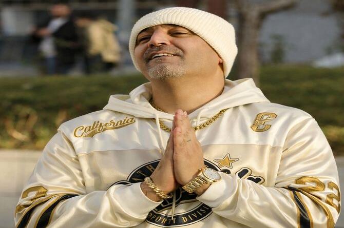 DeliMC’den Yapay Zeka Düet; “Yar Zaten Aklım” Dijital Platformları Sallıyor