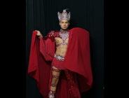 İzmir gecelerinin yeni yıldızı Emre Aşık, sahneleriyle zirvede