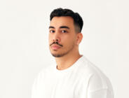 Enes Sayın Kimdir? Kaç Yaşında, Nereli? Genç R&B/Pop Sanatçısı Müzik Yolculuğuyla Dikkat Çekiyor