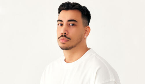 Enes Sayın Kimdir? Kaç Yaşında, Nereli? Genç R&B/Pop Sanatçısı Müzik Yolculuğuyla Dikkat Çekiyor
