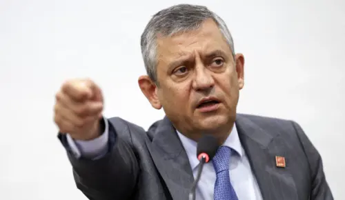 İzmir’de ‘Özel’ gün! 5 ilçede ve Gündoğdu’da halkla buluşacak