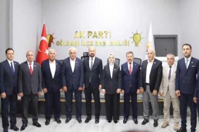 Ankara’da 6 CHP belediye meclis üyesi AK Parti’ye geçti