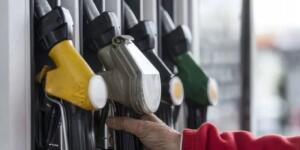Tabela bir kez daha değişti: Motorinin ardından benzine de zam geldi