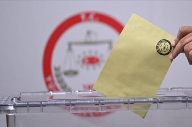 YENİ Parti dört ankette ilk sırada