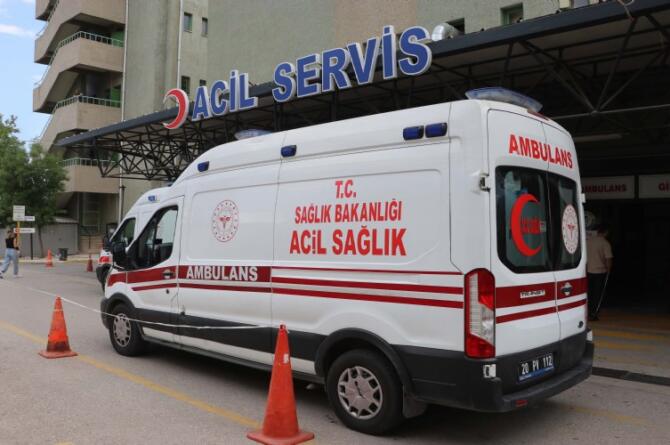 15 yaşındaki çocuk, yolda tartıştığı kişiyi bıçakla öldürdü