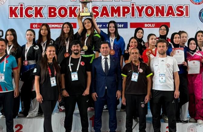 Mustafakemalpaşa’nın gururu Gizem Yıldız: Türkiye’yi Dünya Şampiyonası’nda temsil edecek