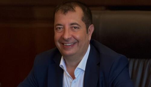 Türkiye’de Bir İlk: Ömer Aybak’ın Çiğköfte Yolculuğu Netflix Belgeseli Oluyor