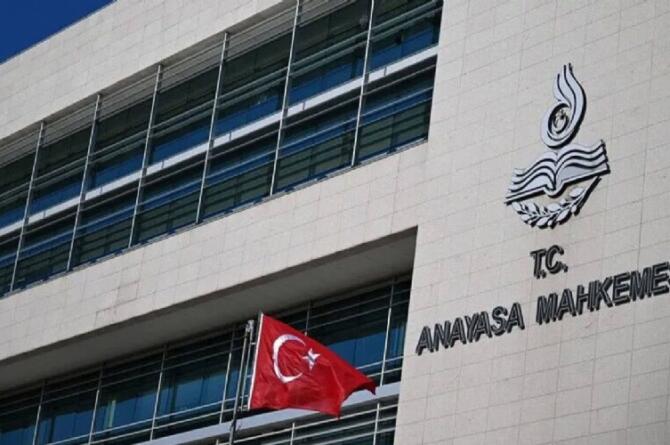 26 siyasi parti hakkında suç duyurusu