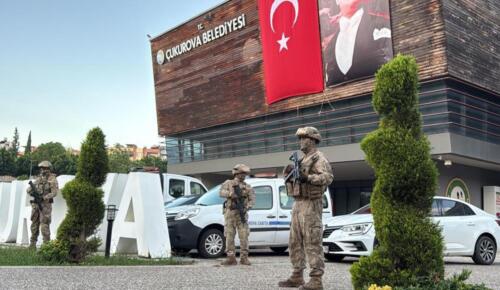 Çukurova Belediyesi’ne jandarma operasyonu! Çok sayıda gözaltı var