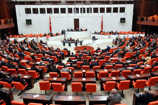 Muhalefetin basın ve ifade özgürlüğü önergeleri AK Parti ve MHP oylarıyla reddedildi
